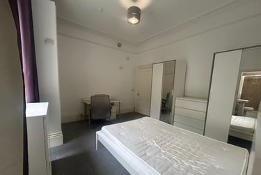 1 bed flat, 2 Lockyer Road,, Peverell, Plymouth, PL34RL - Image 6